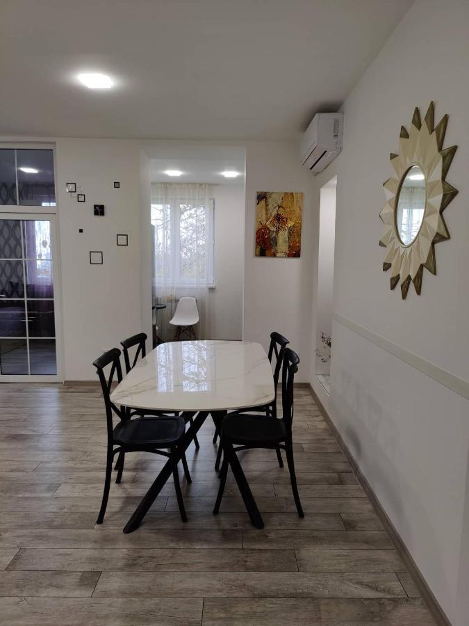 Modern Apartment In The Center With The View Of The Majestic Ararat Ereván Exterior foto